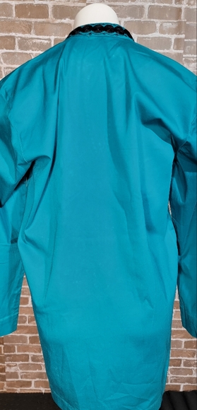 Men's locally made Top with embroidery in the front and on the sleeves. - Picture 3 of 7